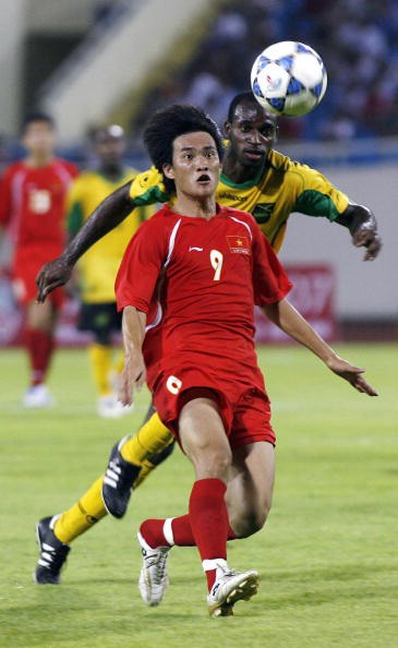 Công Vinh đá giao hữu với Jamaica tháng 6/2007 (Việt Nam thắng 3-0, Công Vinh là người ghi bàn mở tỷ số).